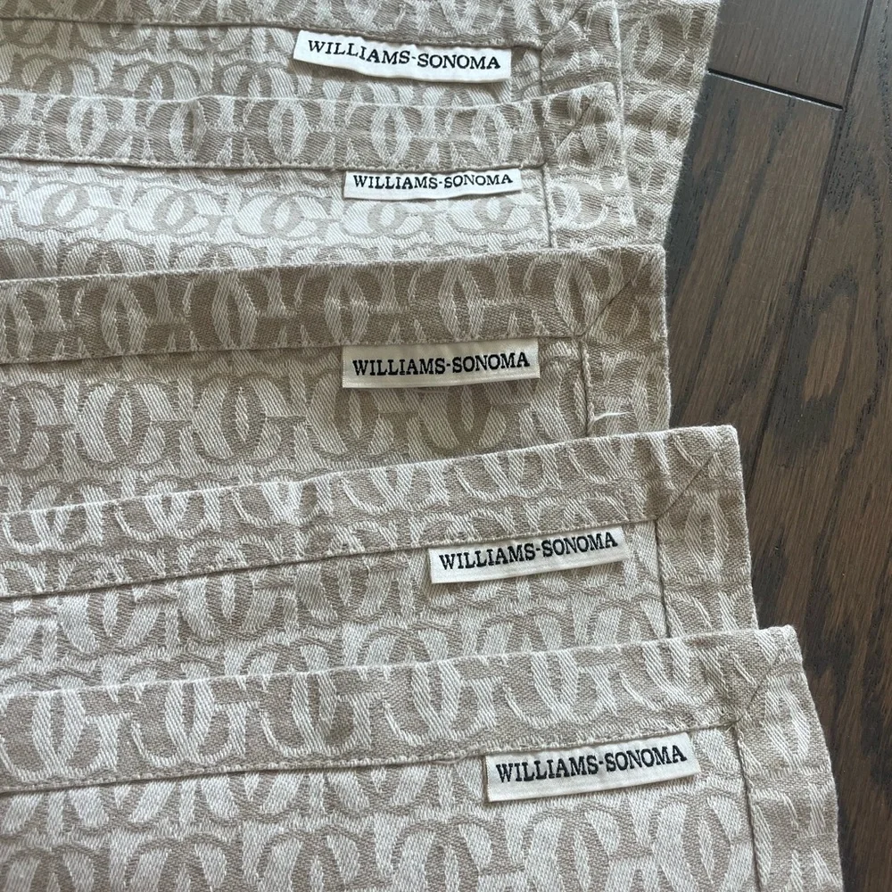 WILLIAMS SONOMA Grande Cuisine Monogram Jacquard Table Runner Plus 4 Nap…